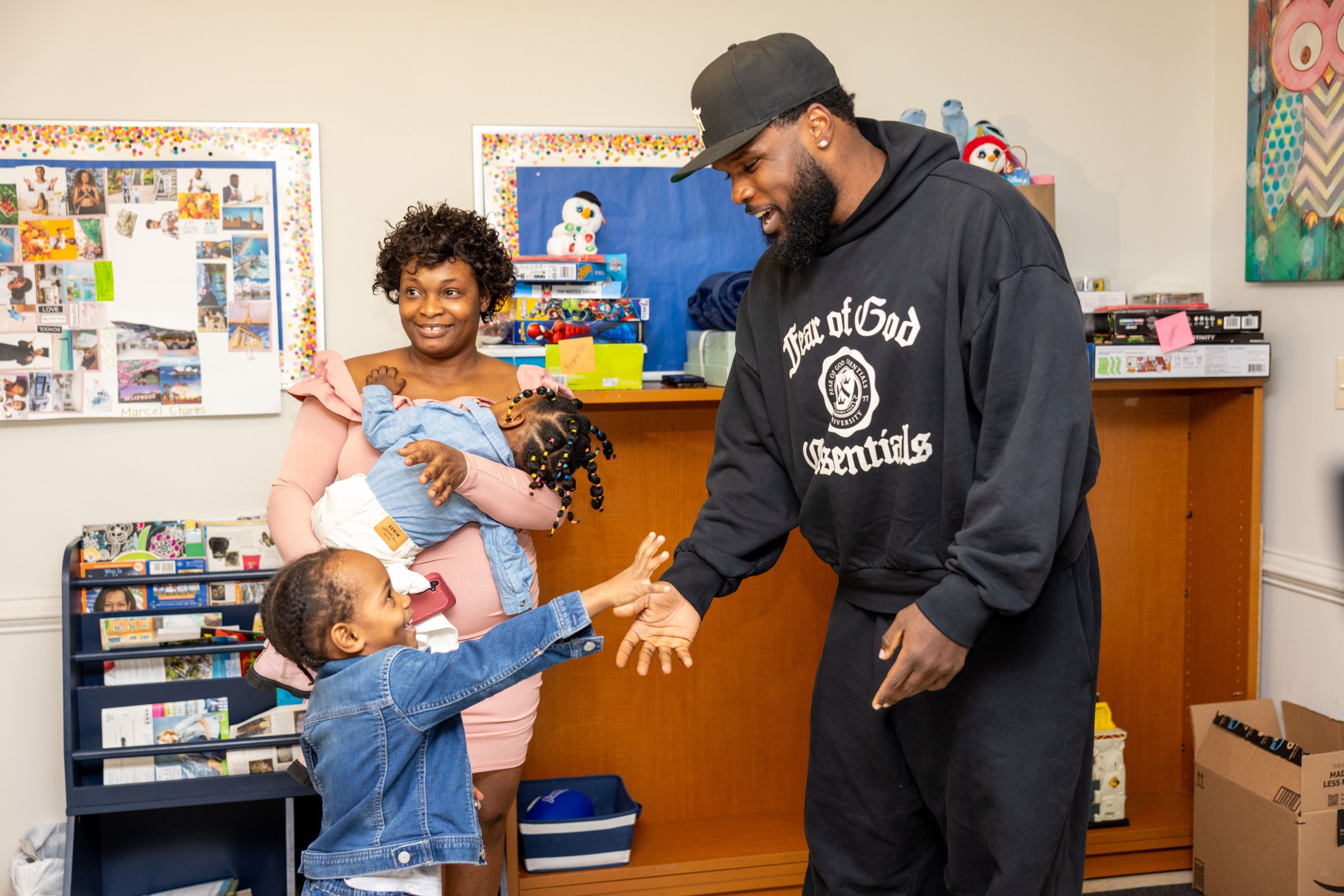 Ja’Whaun Bentley Partners with Heading Home to Support Families in Need